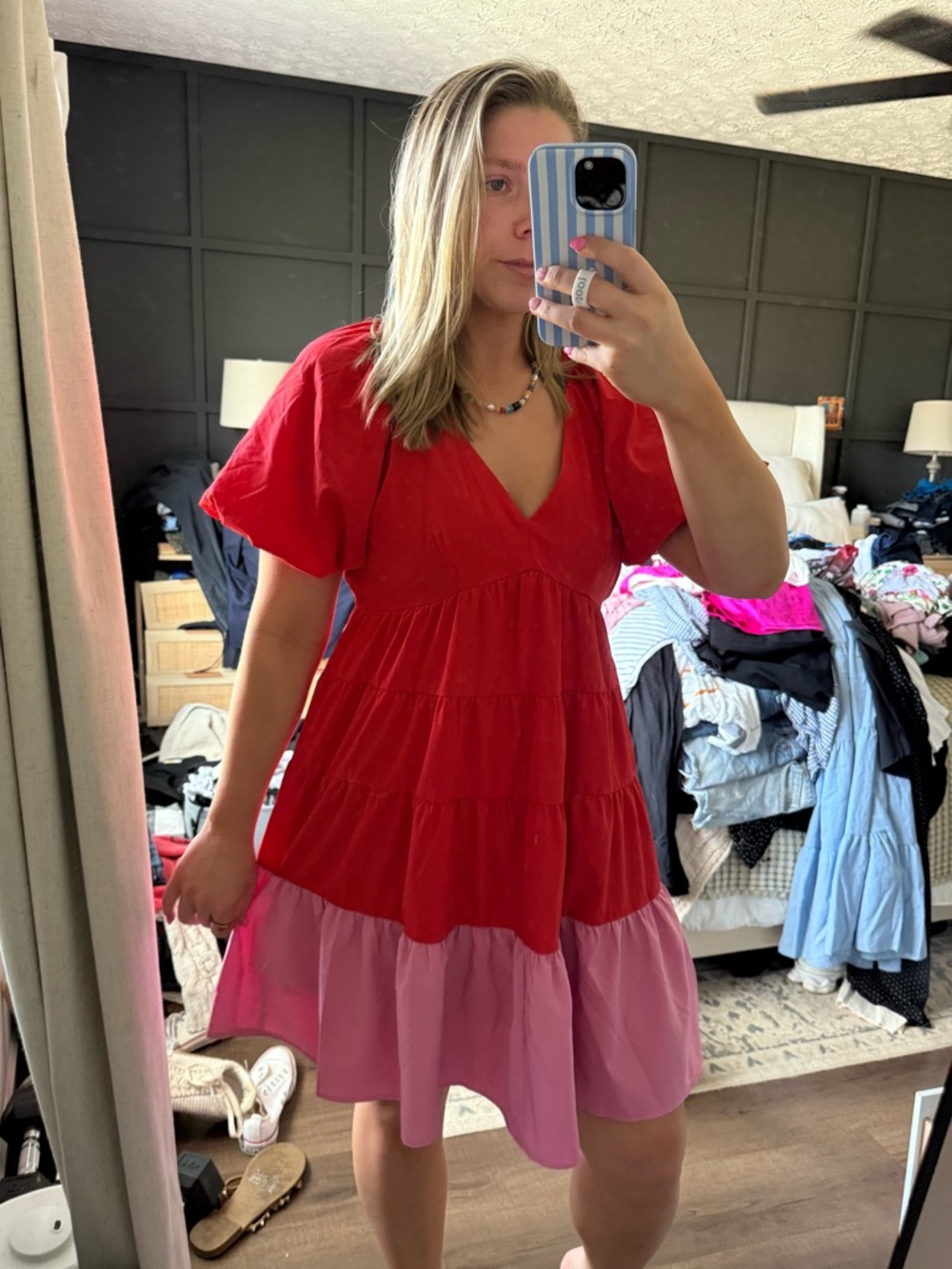 entro Two-Tone Red & Pink Tiered V-Neck Mini Dress